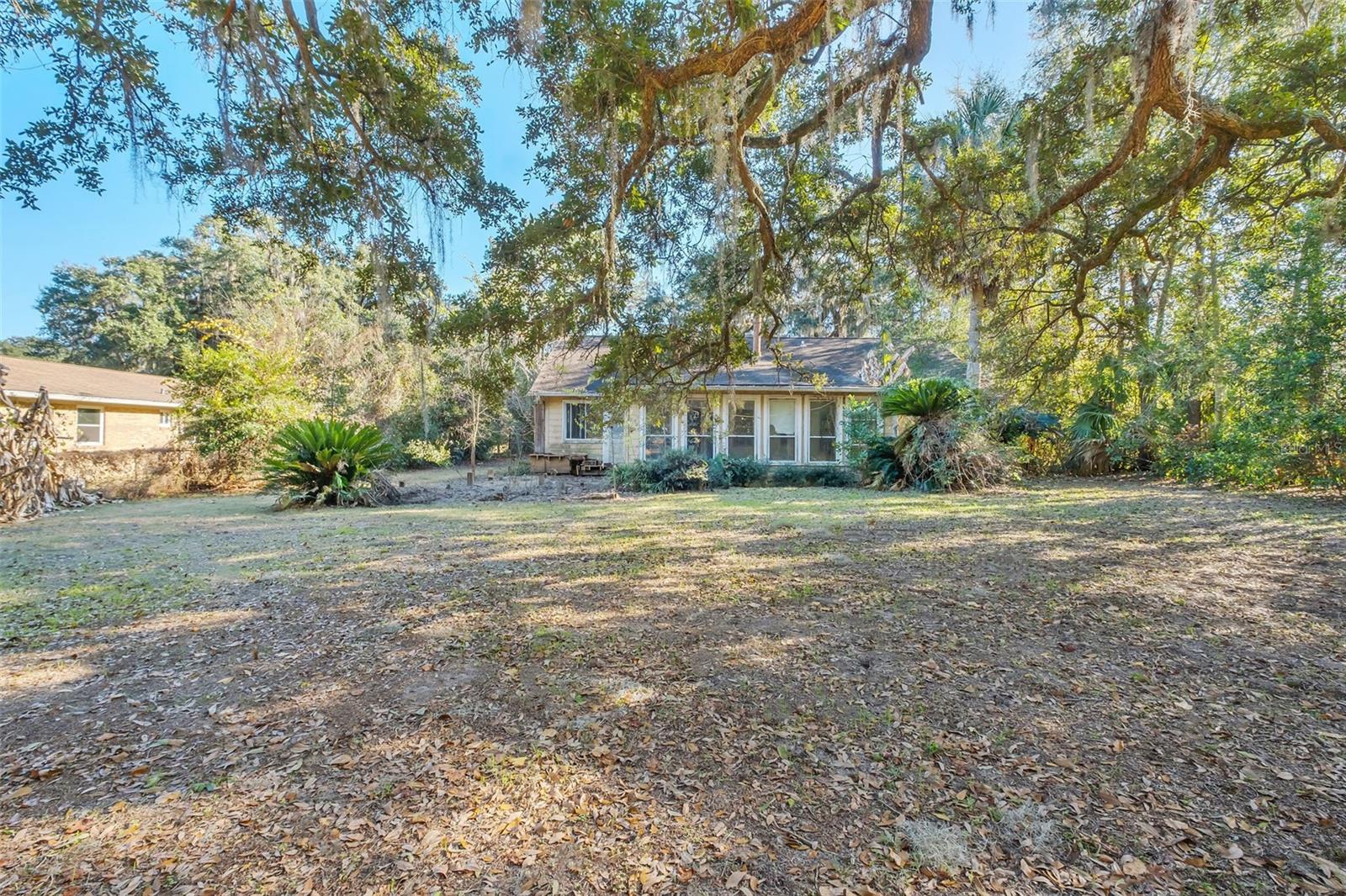 Image 23 of 25 For 1932 Queenswood Drive