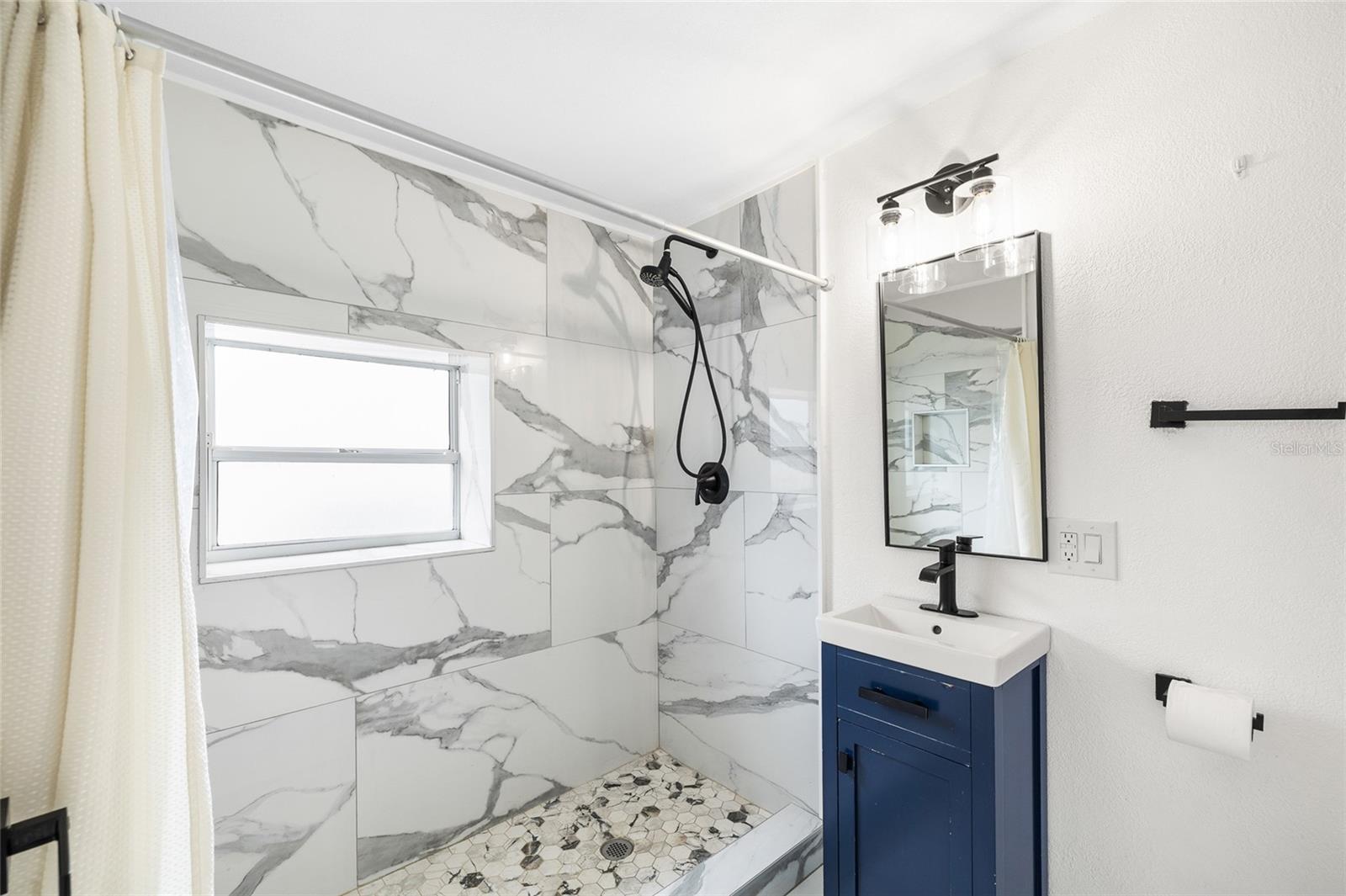 Image 14 of 38 For 4920 30th Avenue N