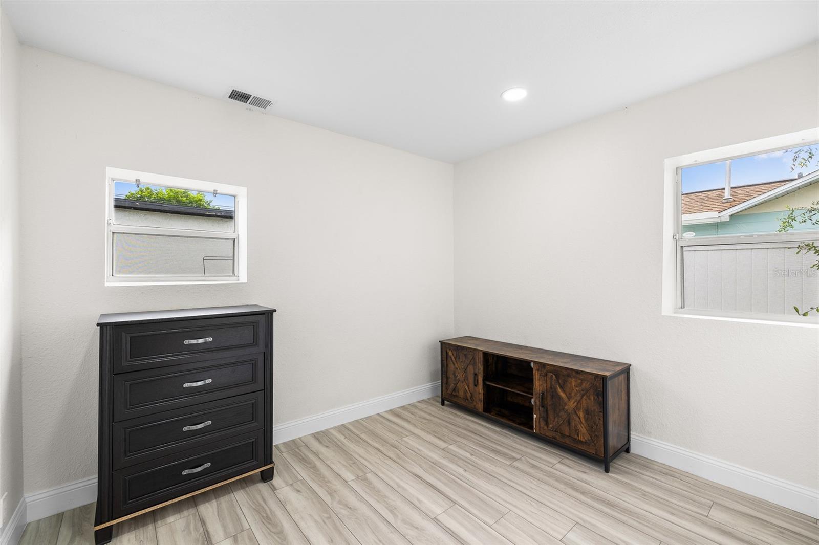 Image 15 of 38 For 4920 30th Avenue N