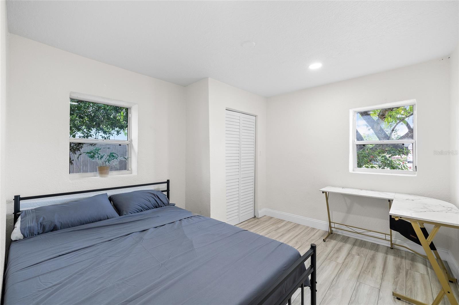 Image 17 of 38 For 4920 30th Avenue N