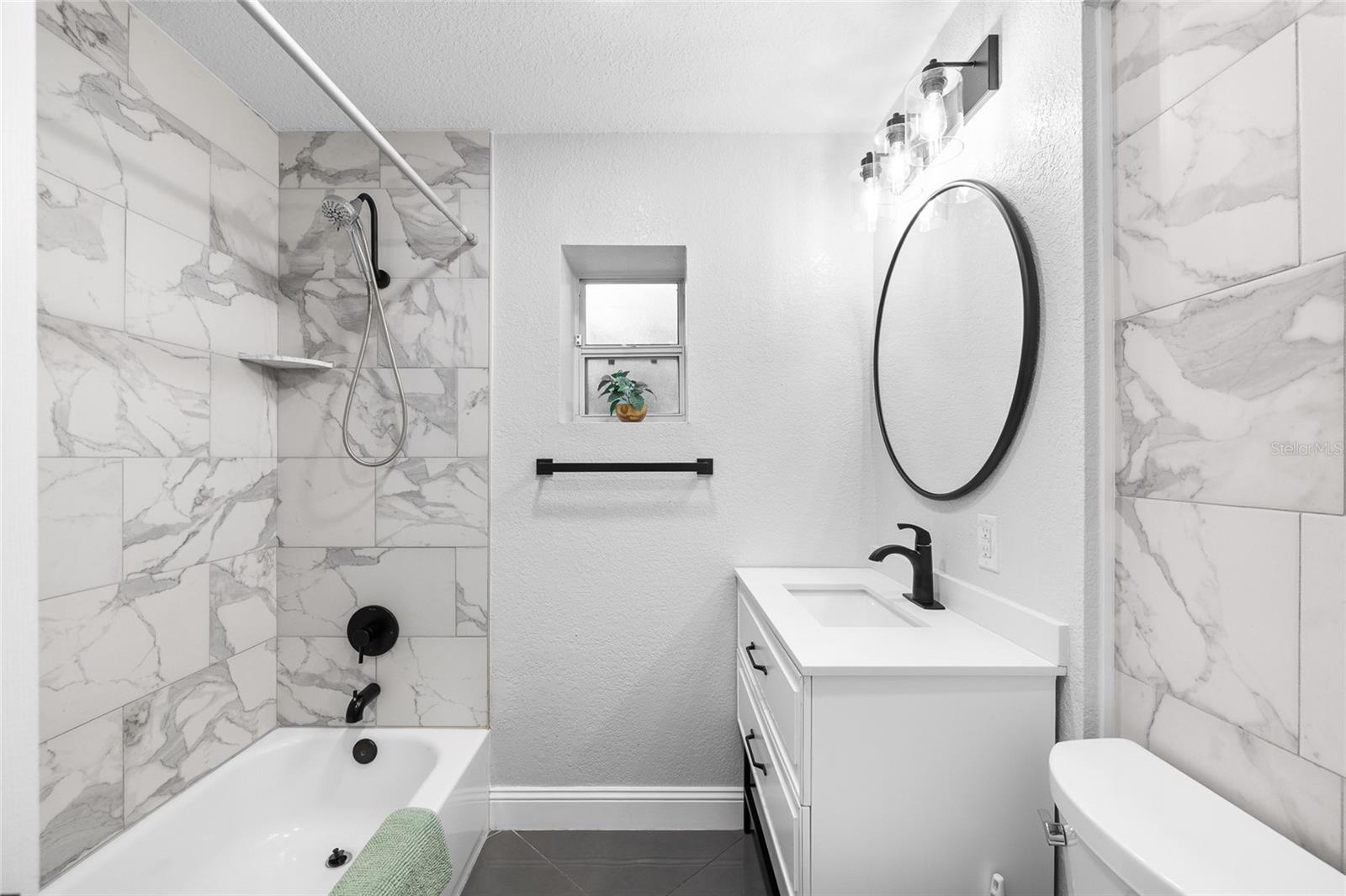 Image 19 of 38 For 4920 30th Avenue N