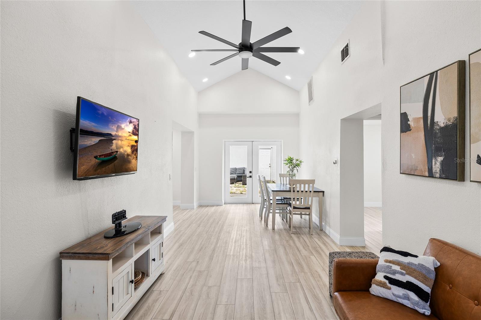 Image 6 of 38 For 4920 30th Avenue N