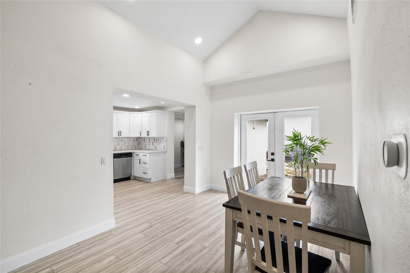 Image 8 of 38 For 4920 30th Avenue N