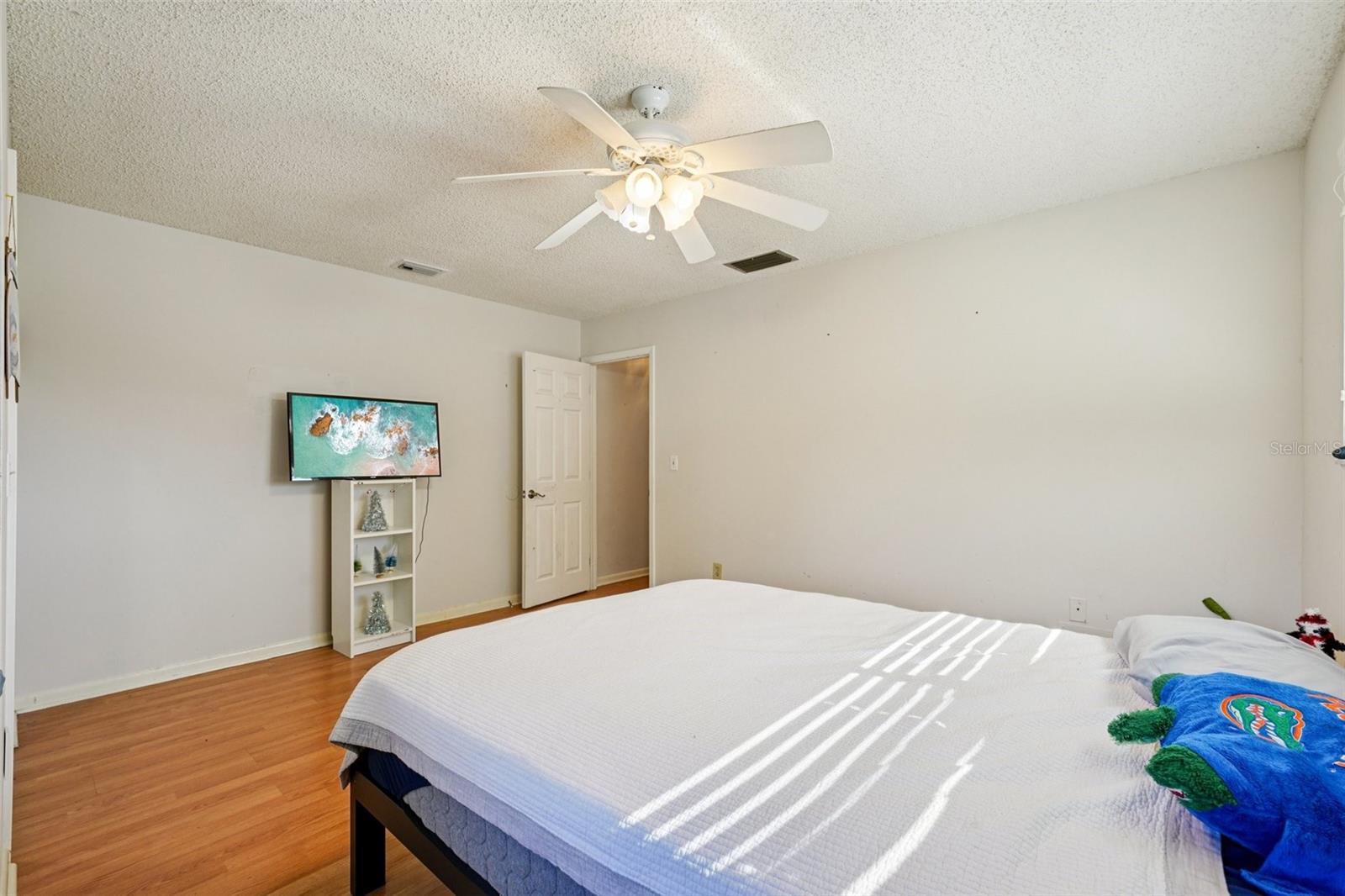 Image 16 of 25 For 2640 Cedar View Court 101c