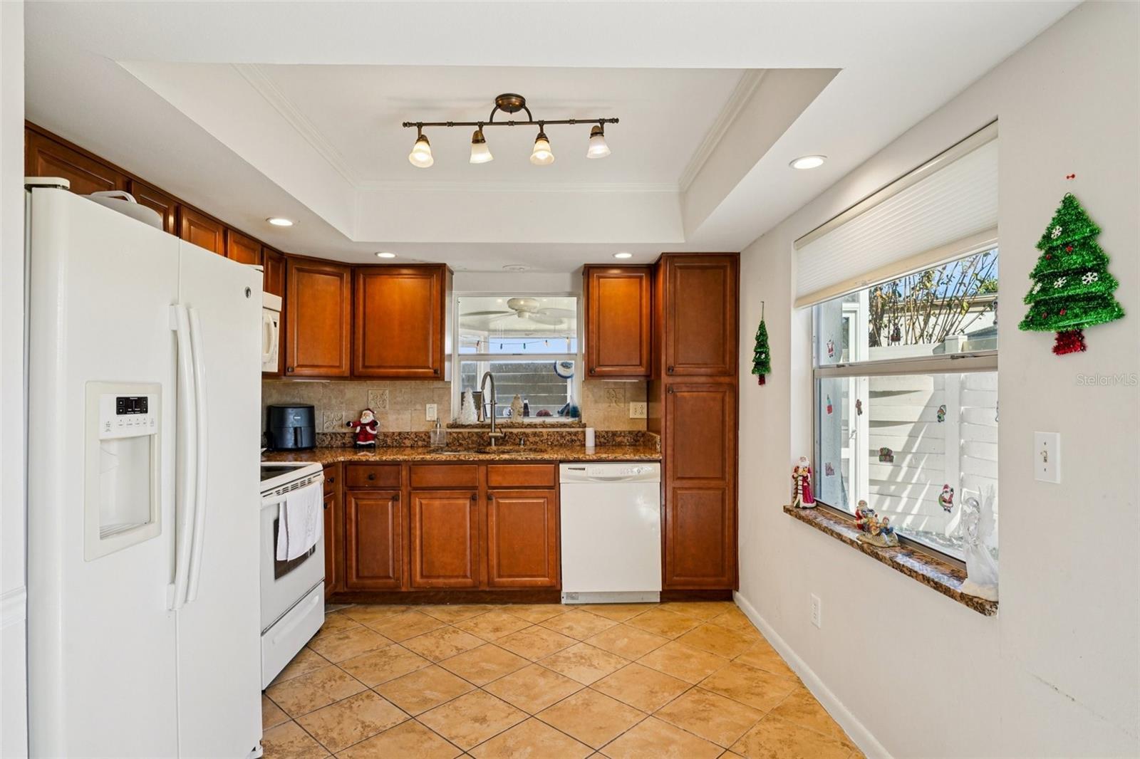 Image 9 of 25 For 2640 Cedar View Court 101c