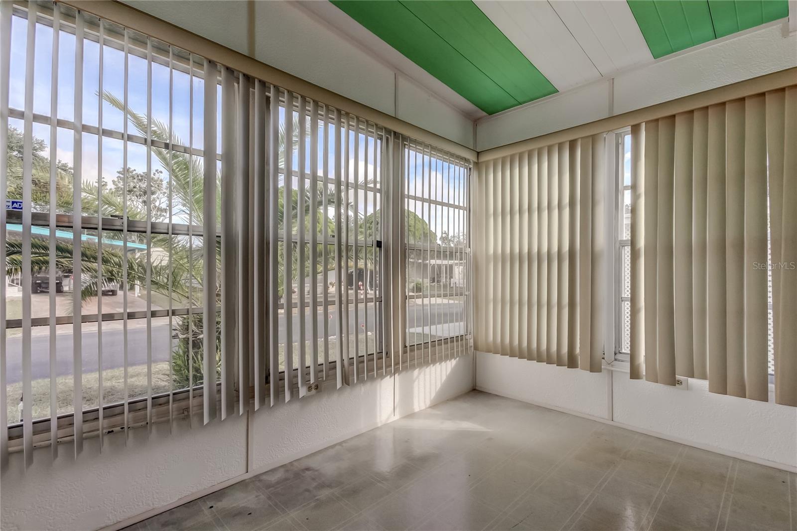 Image 28 of 37 For 34704 Morning Glory Glen