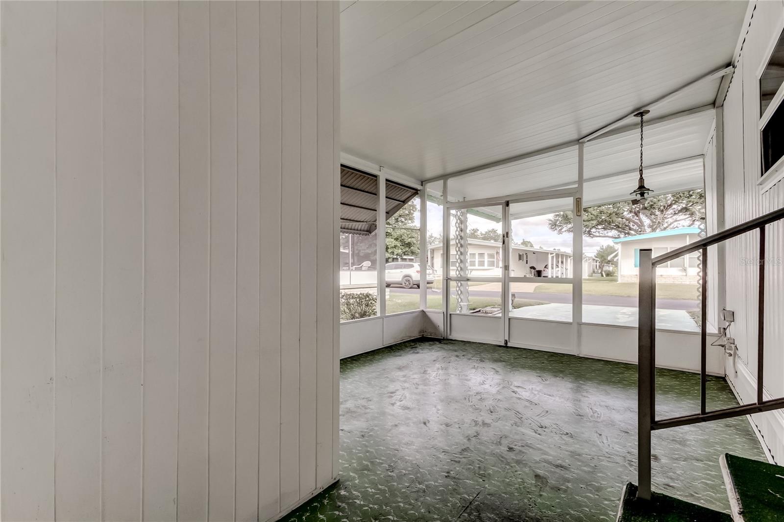 Image 31 of 37 For 34704 Morning Glory Glen