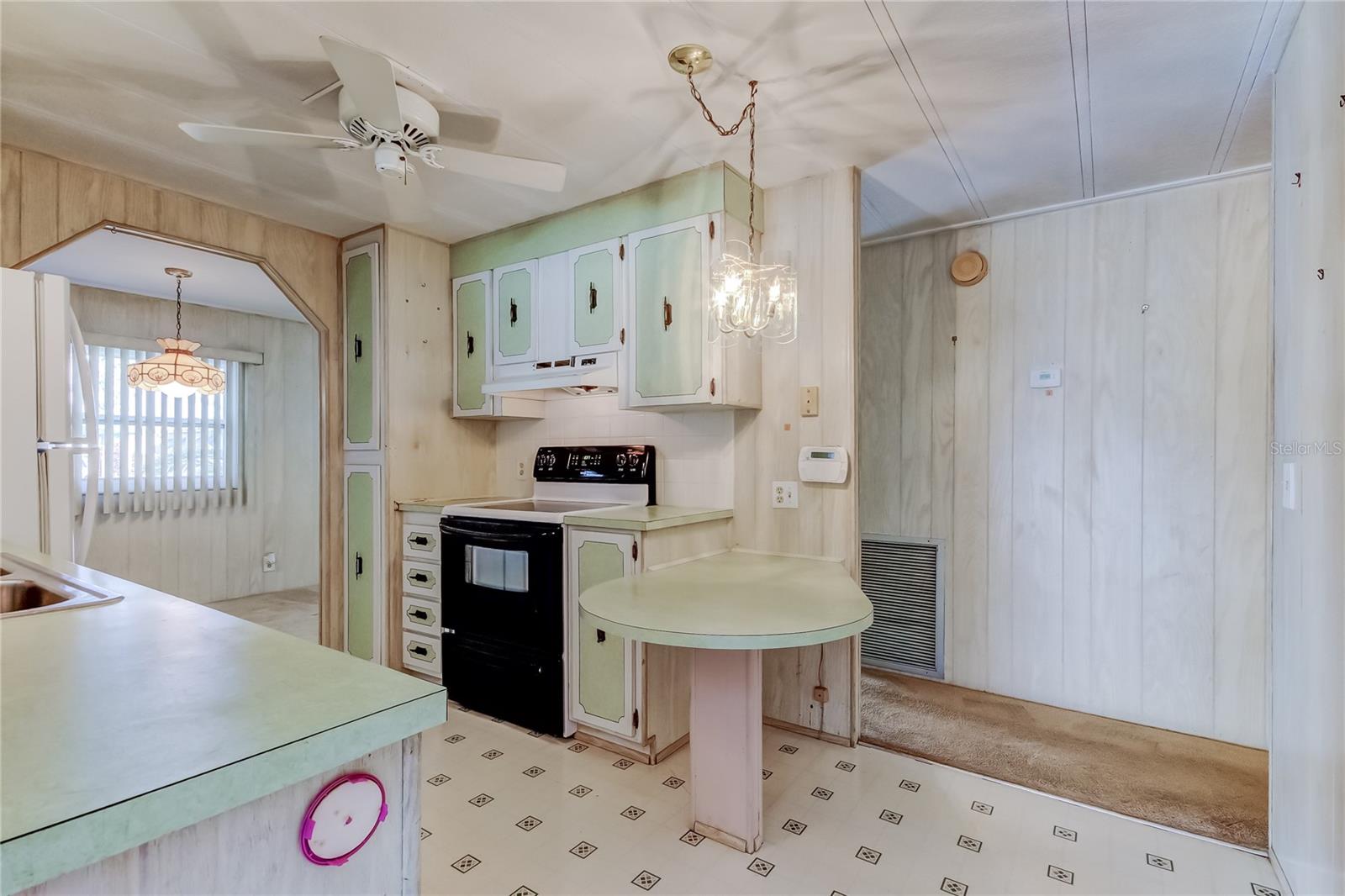 Image 4 of 37 For 34704 Morning Glory Glen