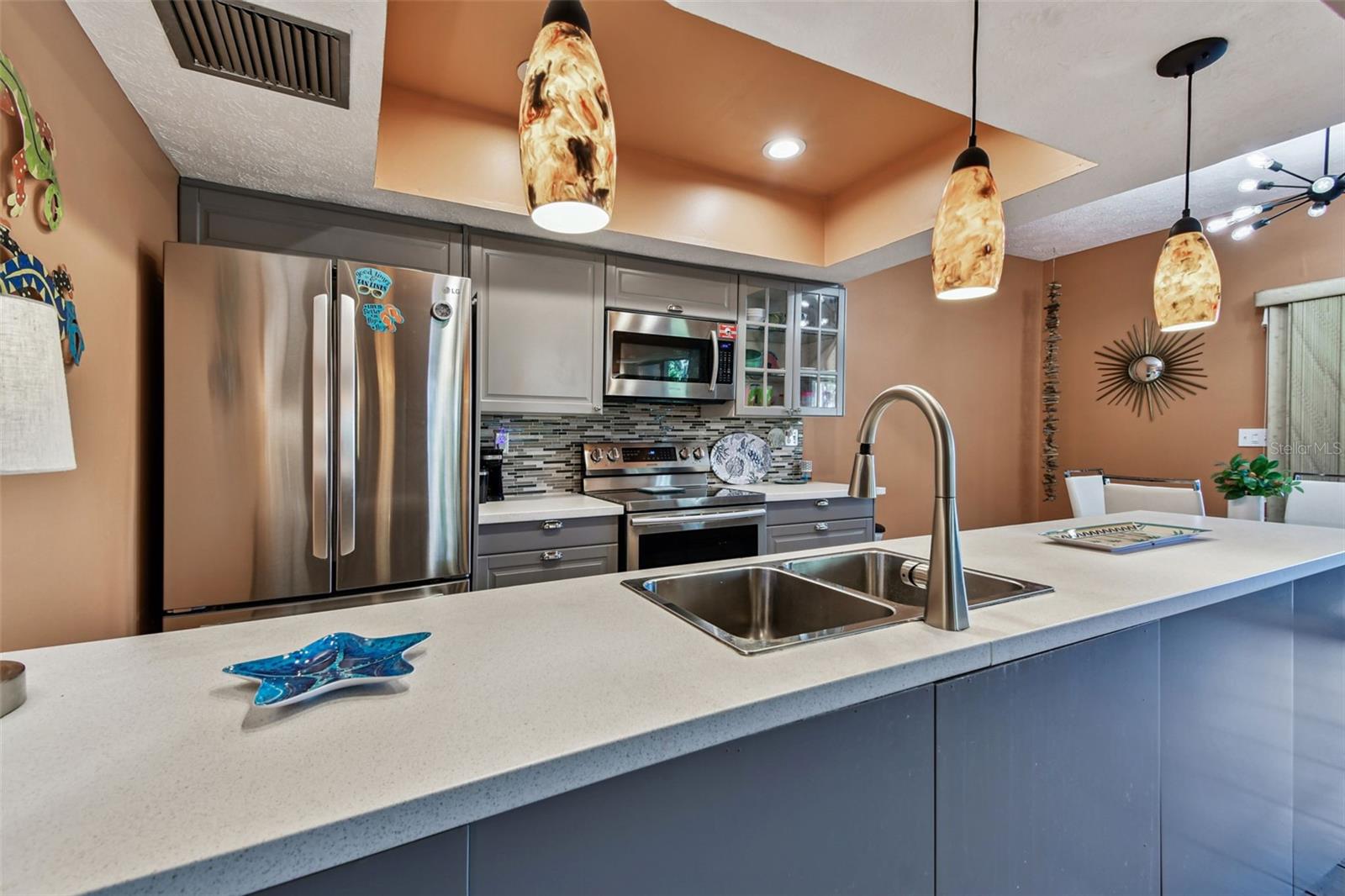 Listing photo id 13 for 5352 Saddlebrook Way 4