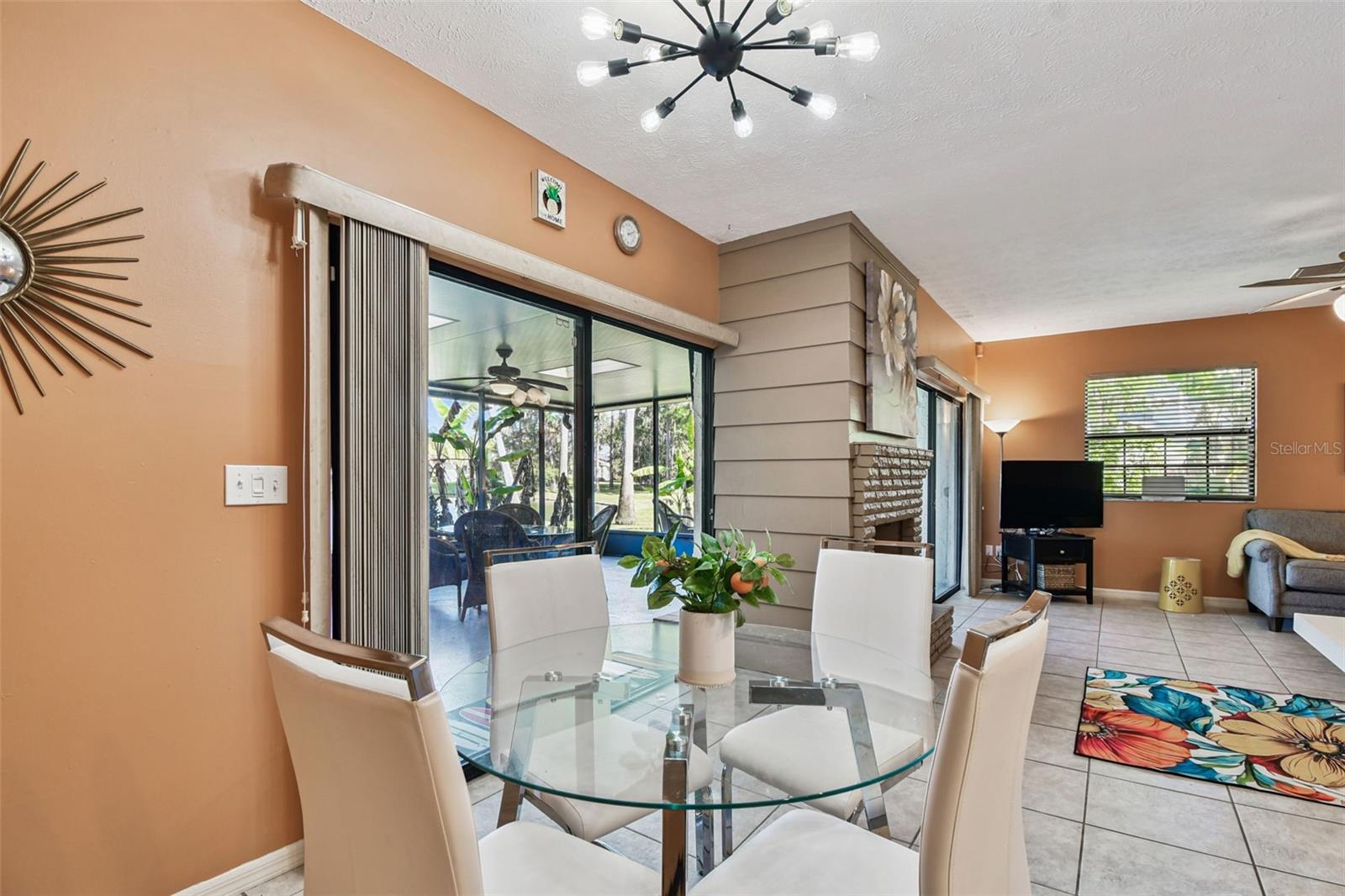 Listing photo id 15 for 5352 Saddlebrook Way 4