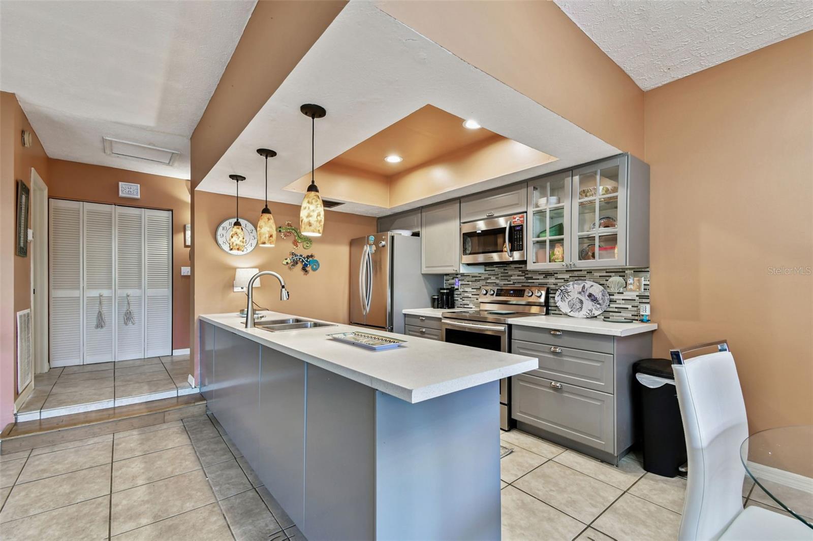 Listing photo id 19 for 5352 Saddlebrook Way 4