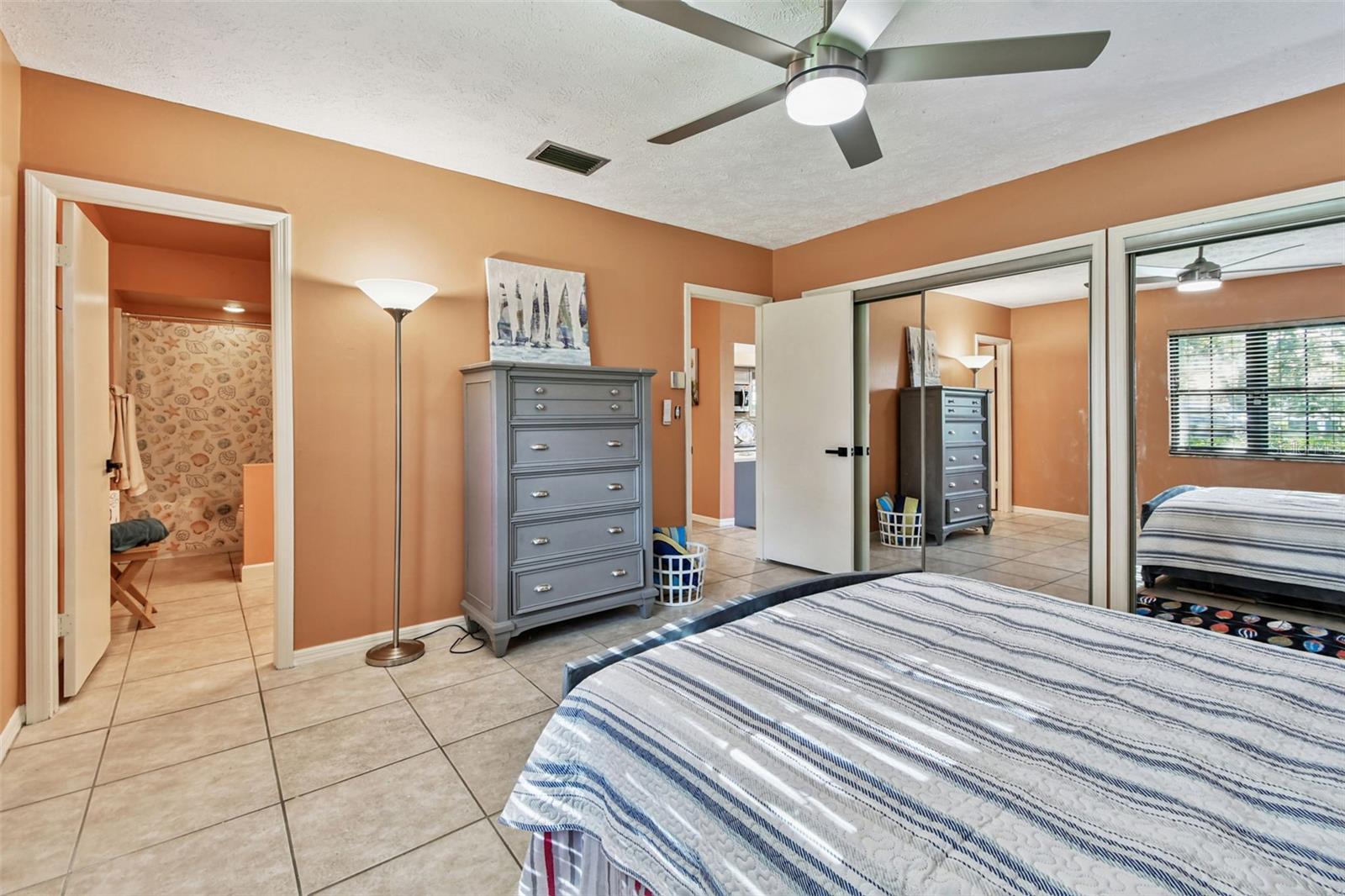 Listing photo id 28 for 5352 Saddlebrook Way 4