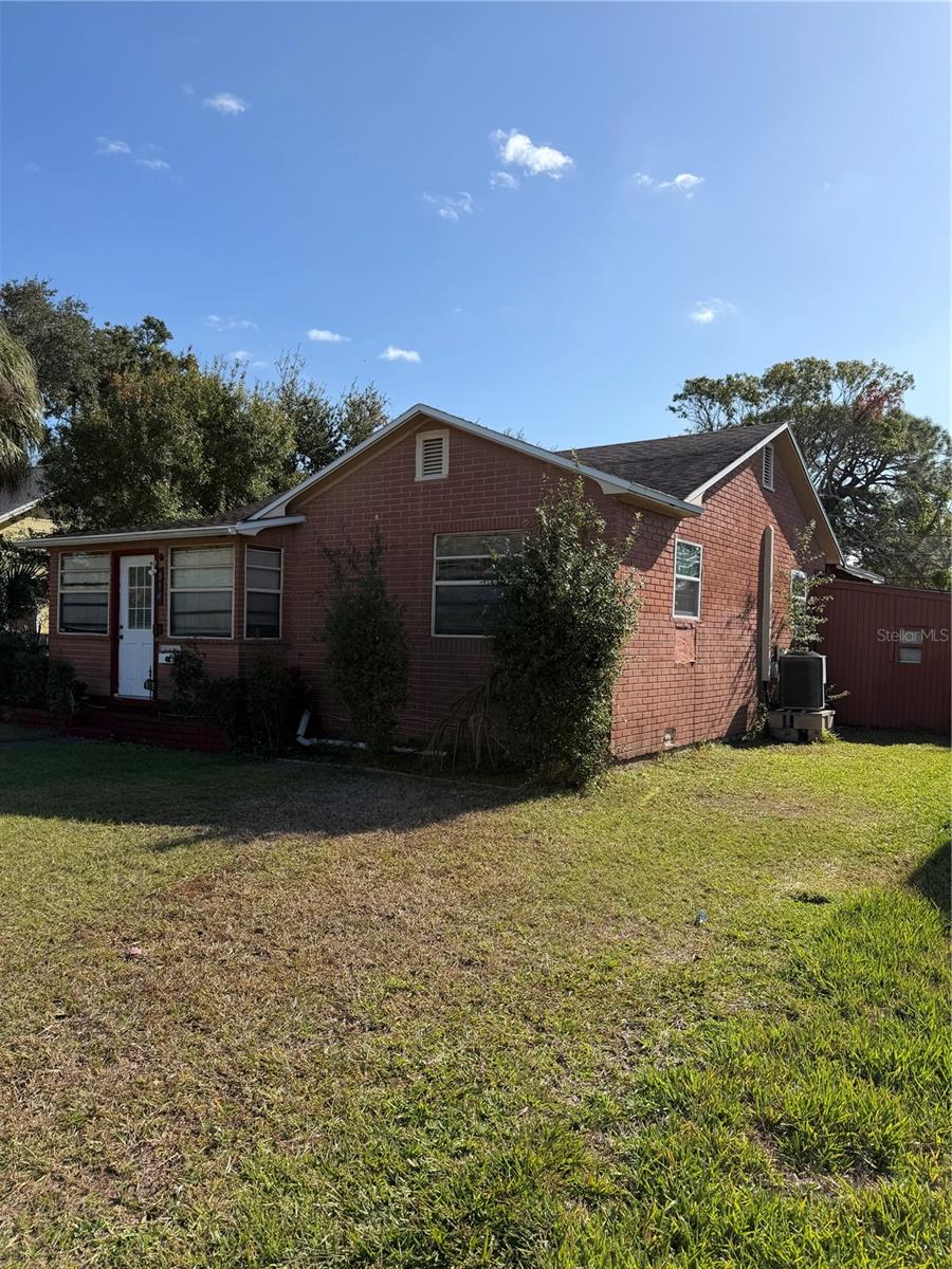 Image 2 of 2 For 818 40th Avenue S