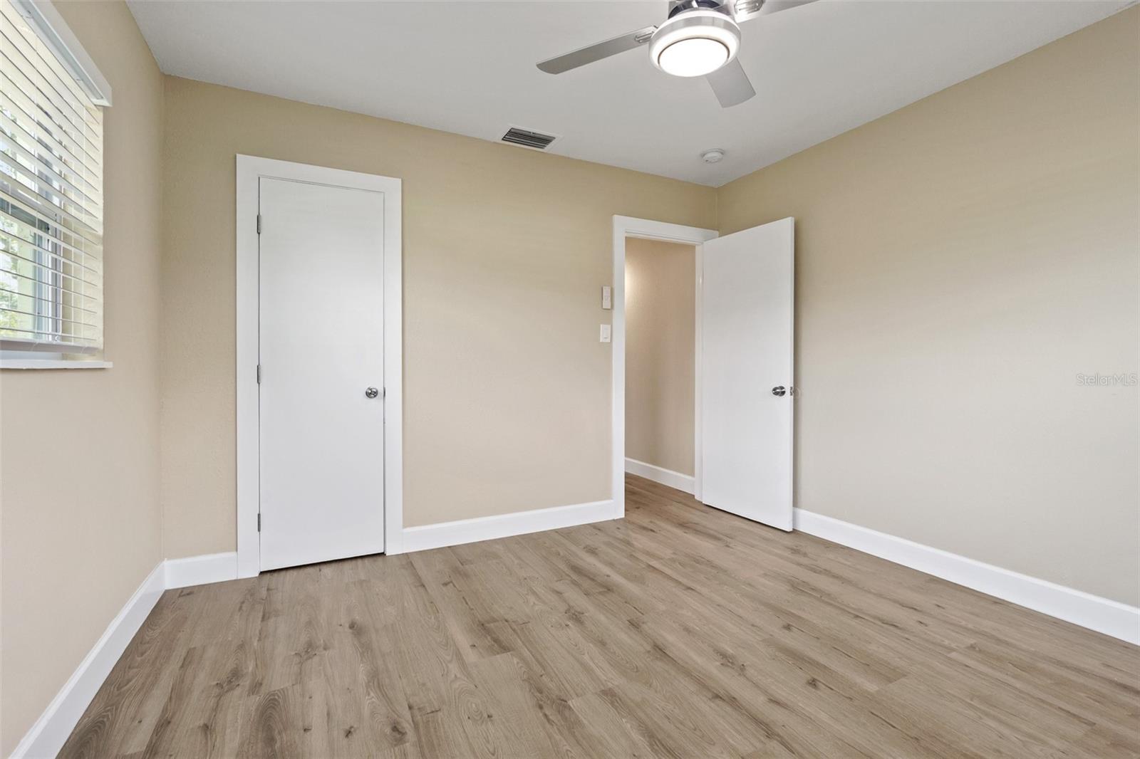 Listing photo id 15 for 2710 Nassau Street