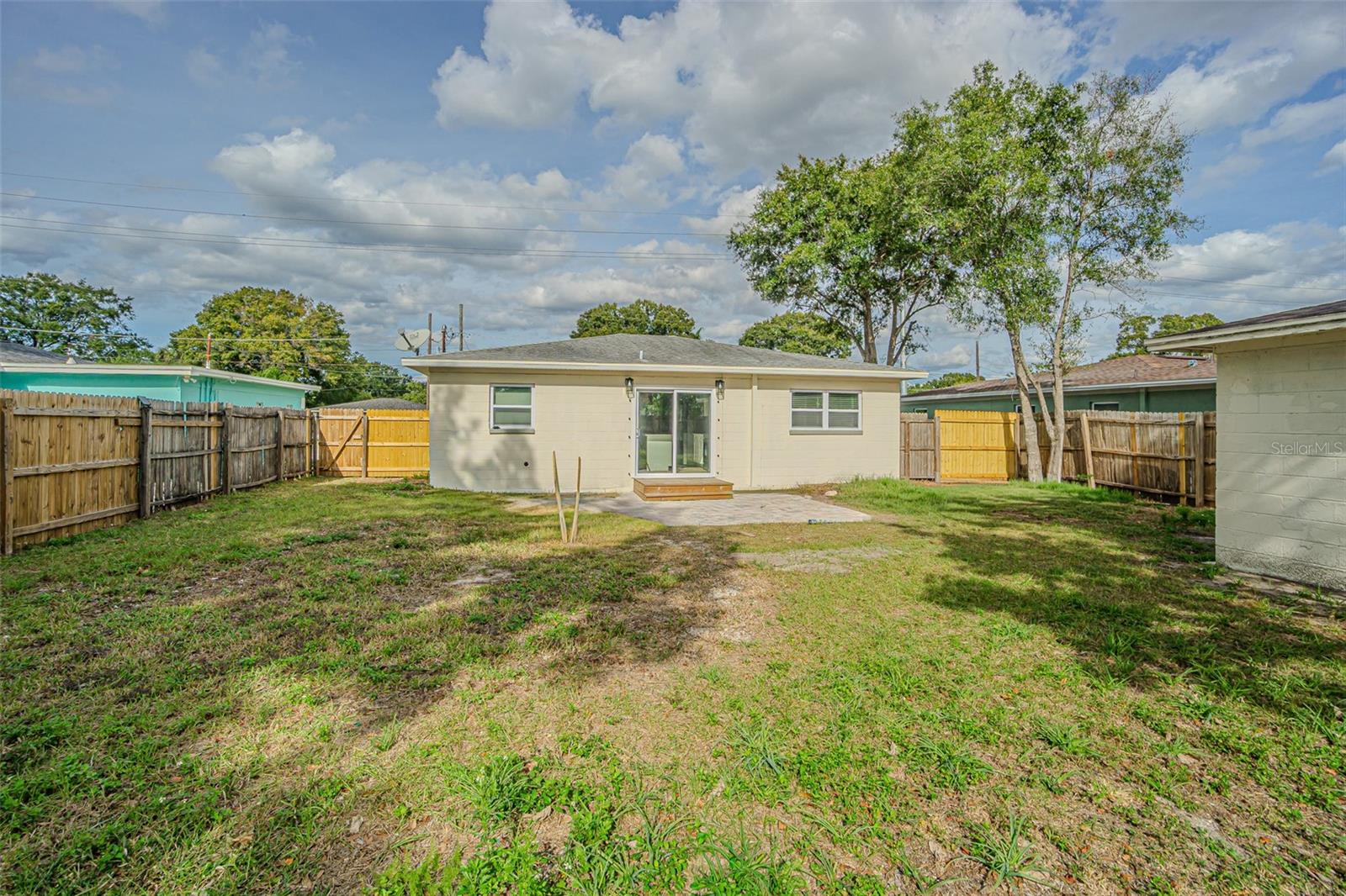 Listing photo id 20 for 2710 Nassau Street