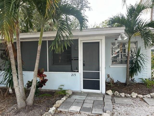 Details for 215 10th Street Sw, LARGO, FL 33770