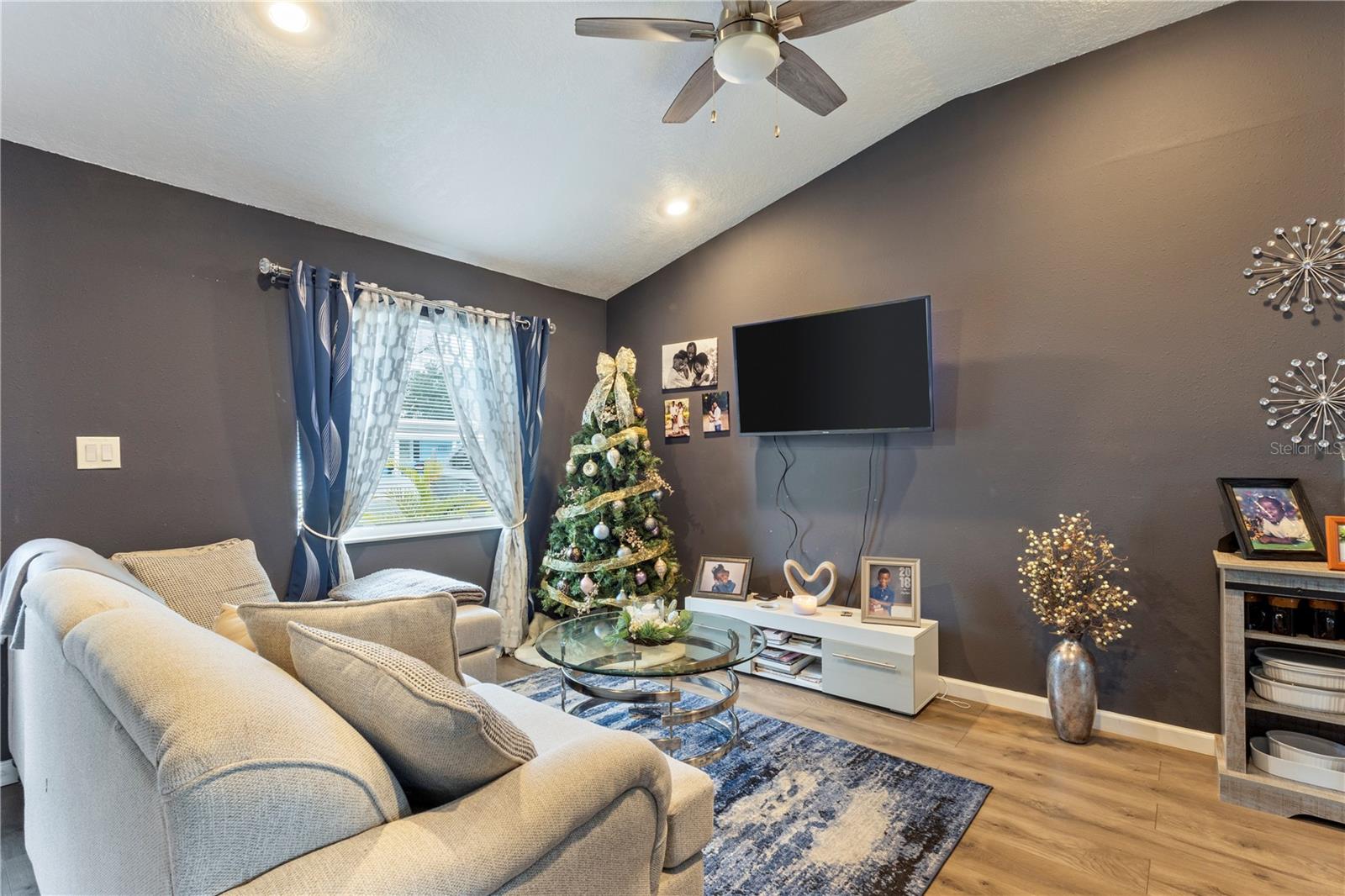 Image 13 of 30 For 39403 Lincoln Avenue