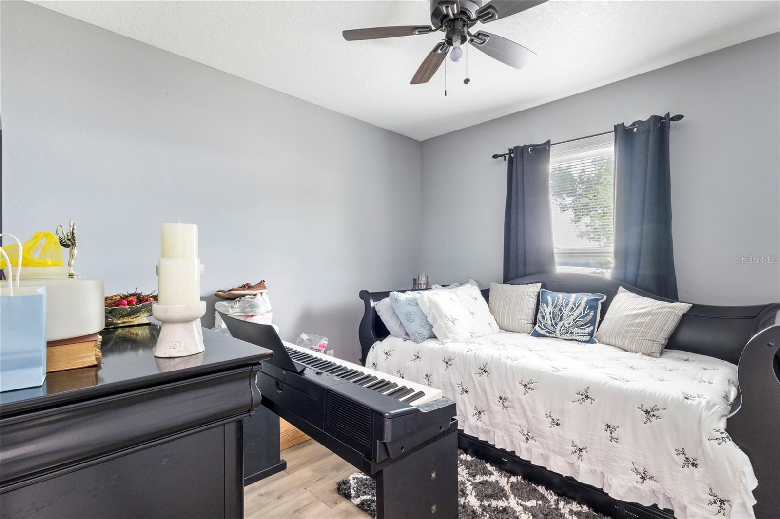 Image 22 of 30 For 39403 Lincoln Avenue