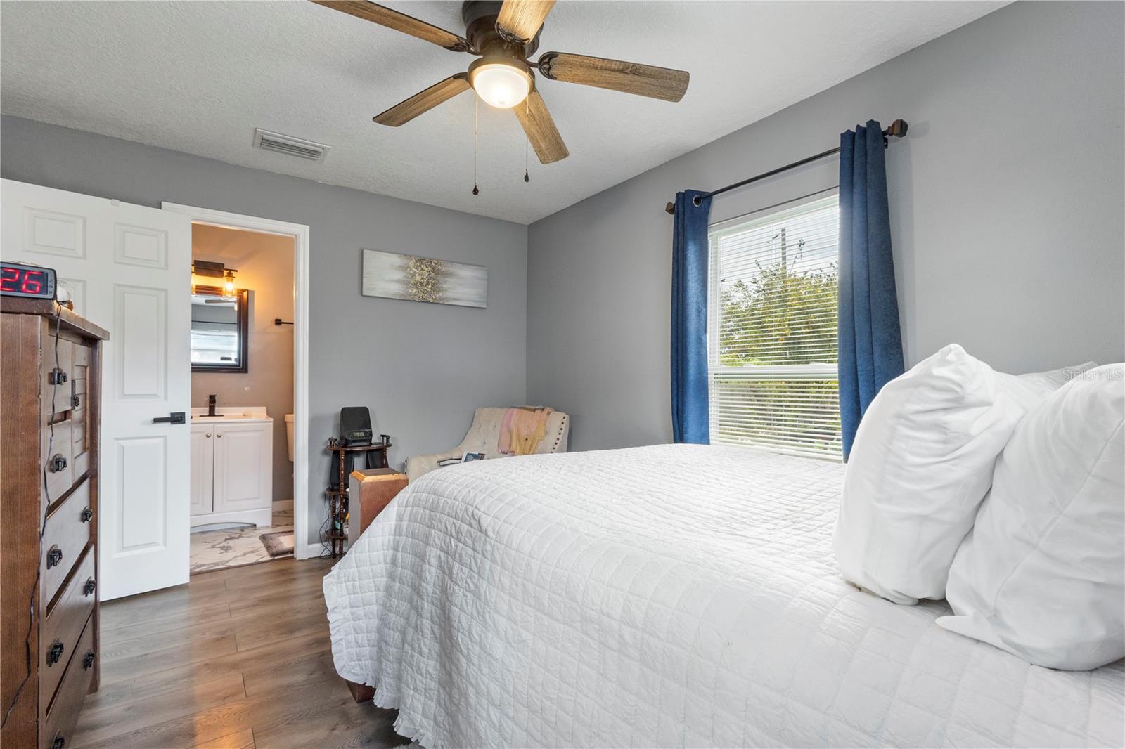 Image 24 of 30 For 39403 Lincoln Avenue