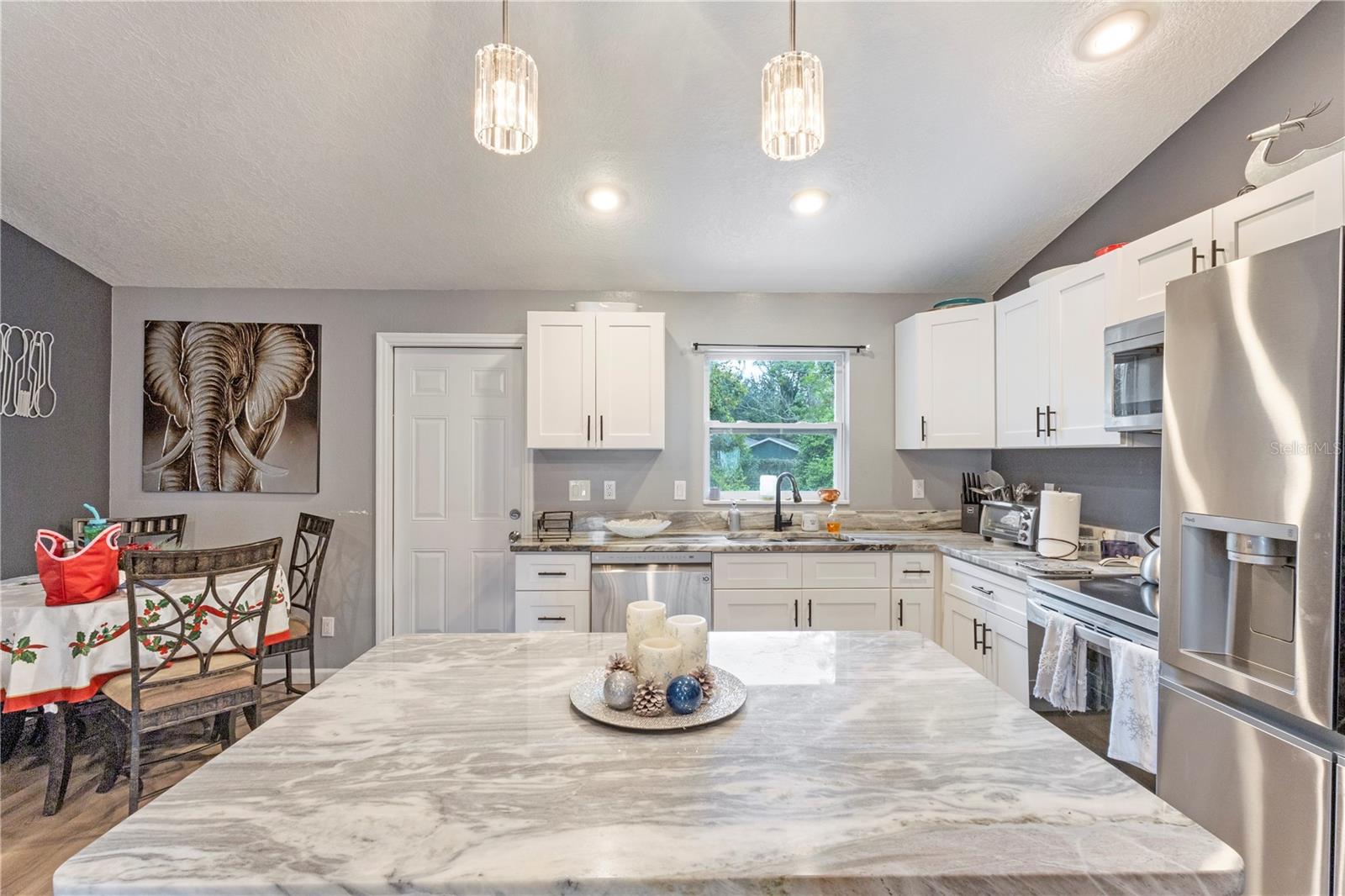 Image 5 of 30 For 39403 Lincoln Avenue