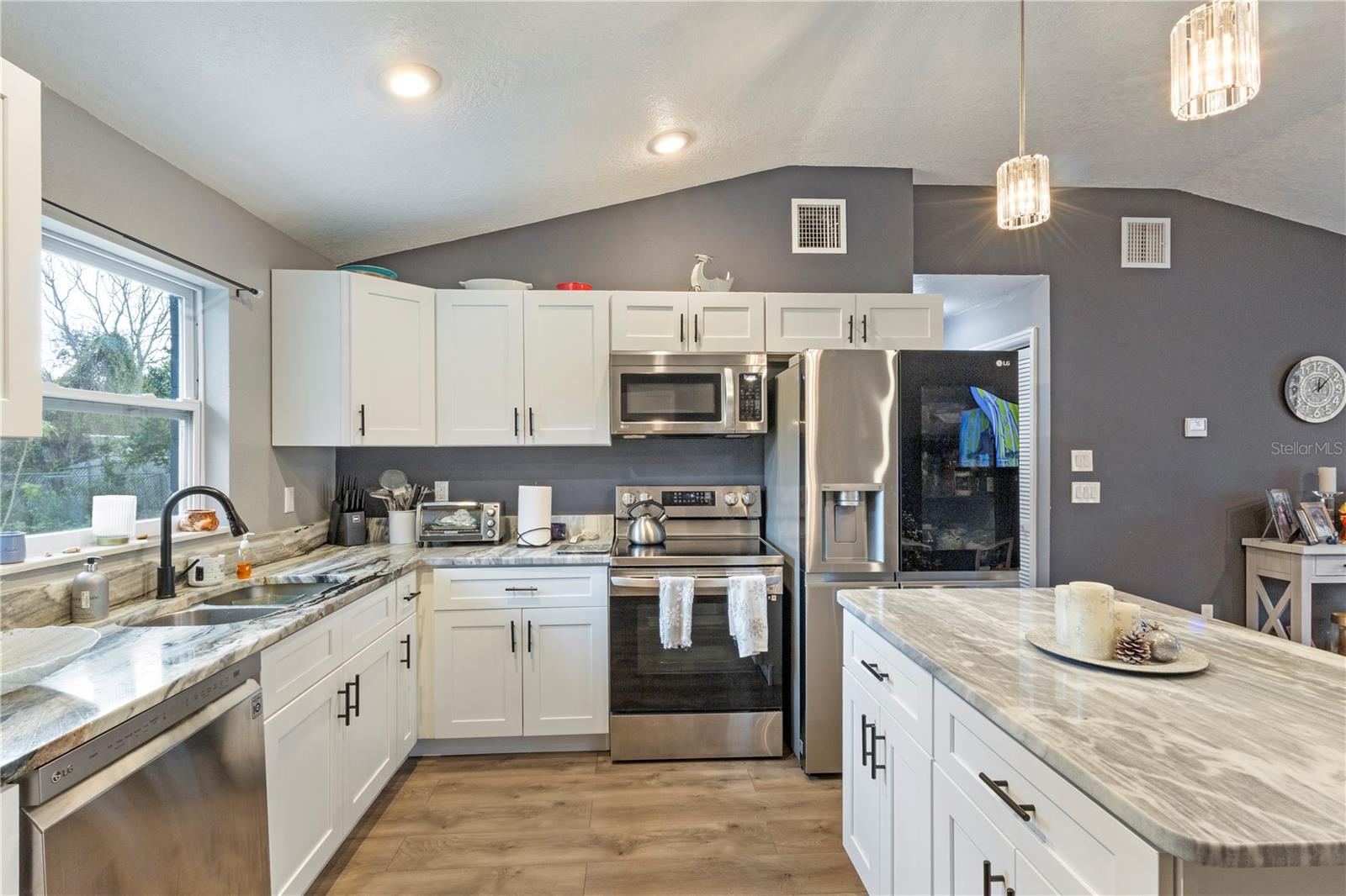 Image 8 of 30 For 39403 Lincoln Avenue