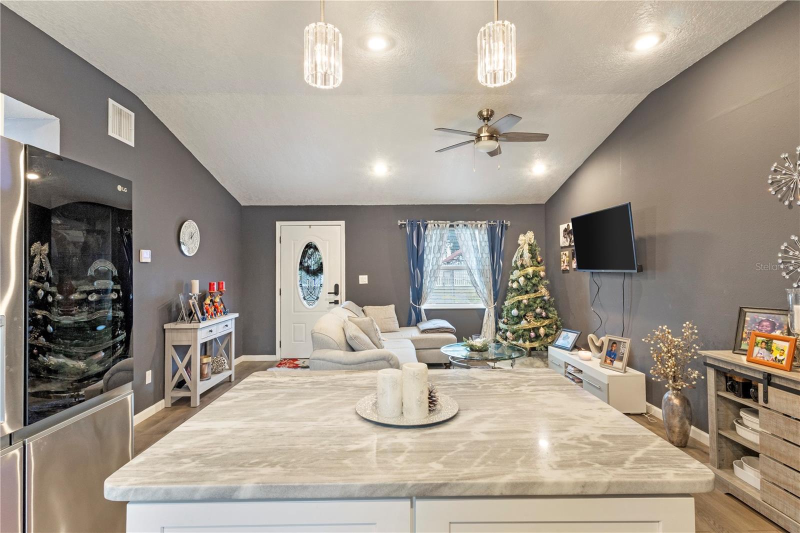 Image 9 of 30 For 39403 Lincoln Avenue