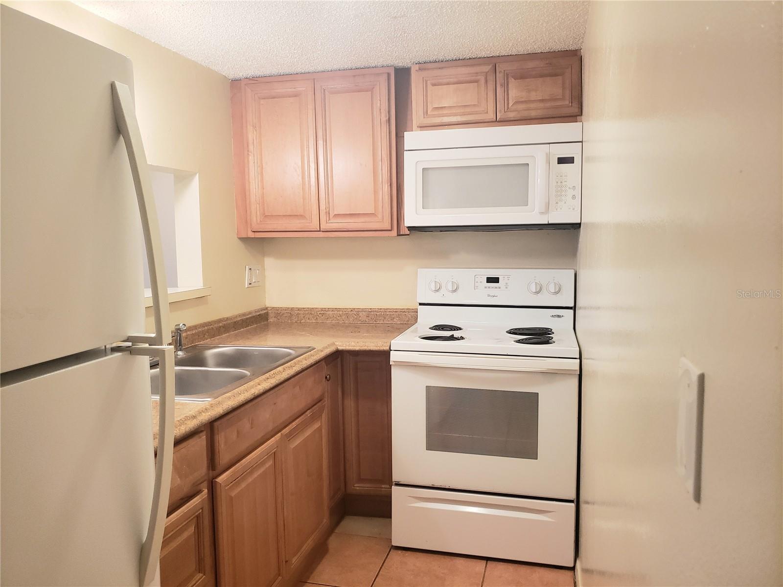 Image 6 of 13 For 7100 Waterside Drive