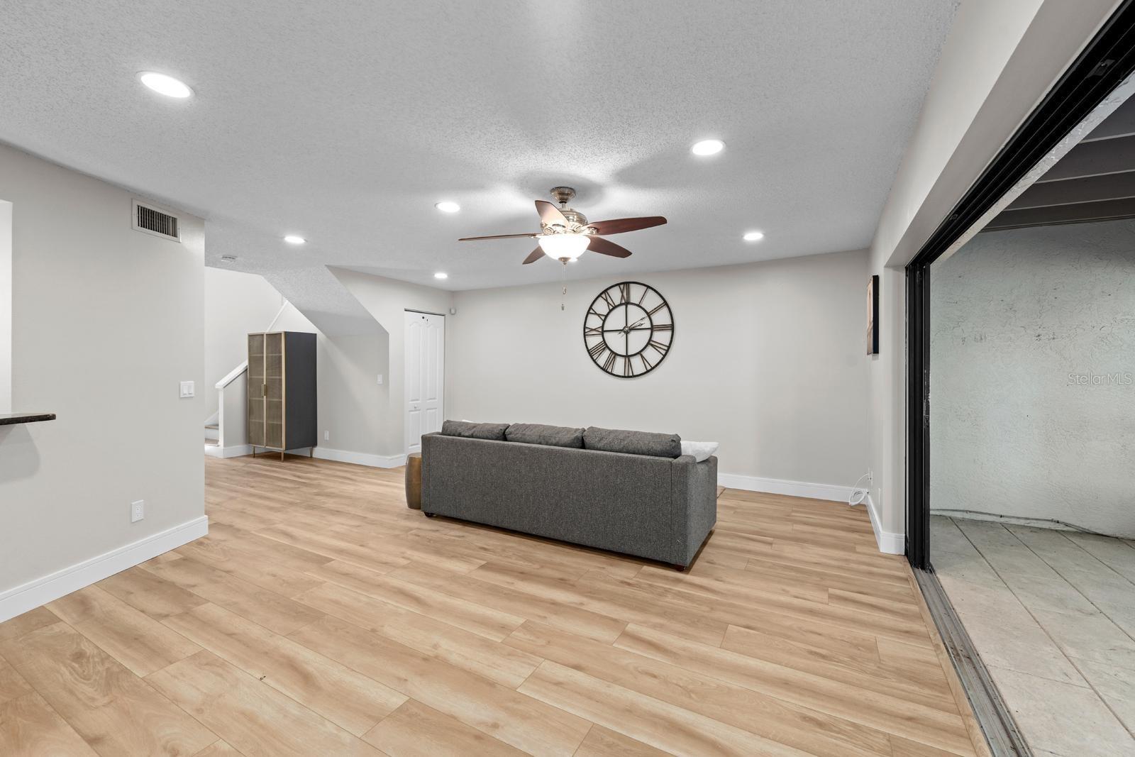 Listing photo id 10 for 1919 Whispering Way