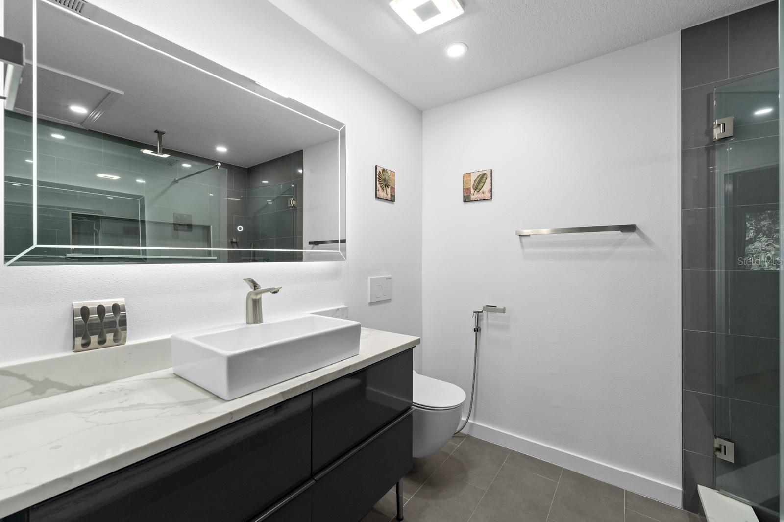 Listing photo id 15 for 1919 Whispering Way