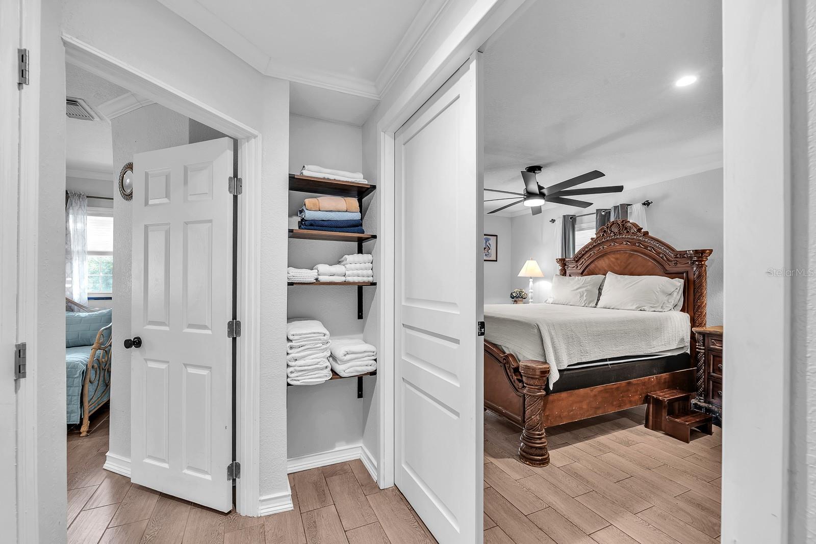 Listing photo id 14 for 105 Saint Cloud Avenue