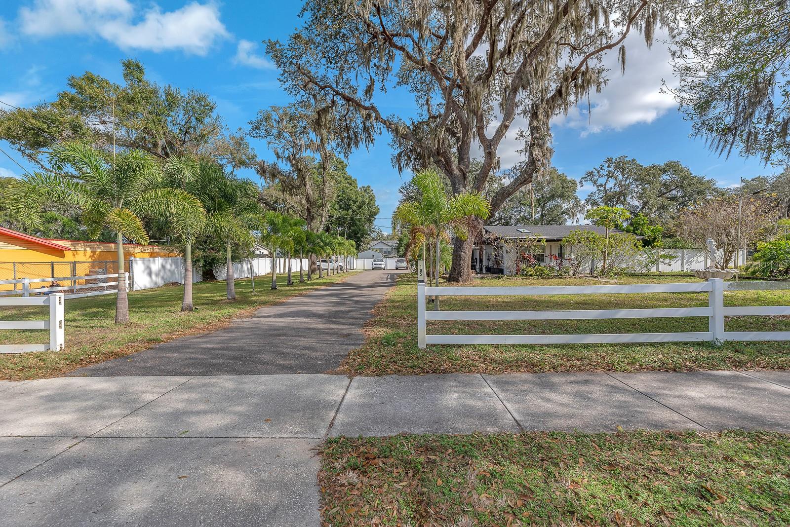 Listing photo id 26 for 105 Saint Cloud Avenue