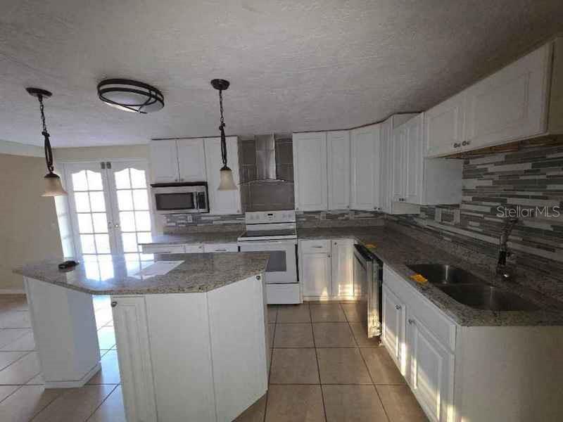 Image 12 of 14 For 7619 Summertree Lane