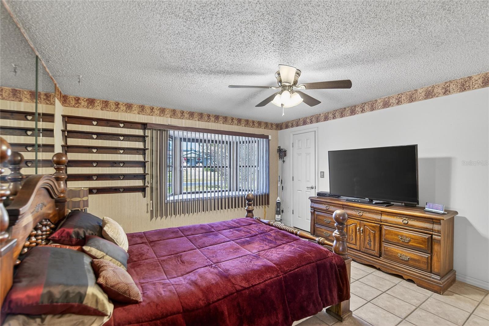 Listing photo id 11 for 1241 Ohio Avenue