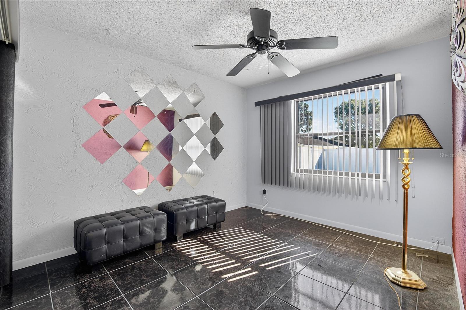 Listing photo id 18 for 1241 Ohio Avenue