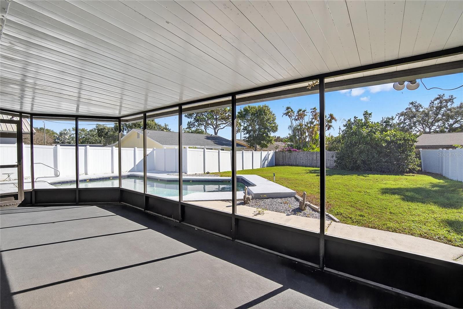 Listing photo id 21 for 1241 Ohio Avenue