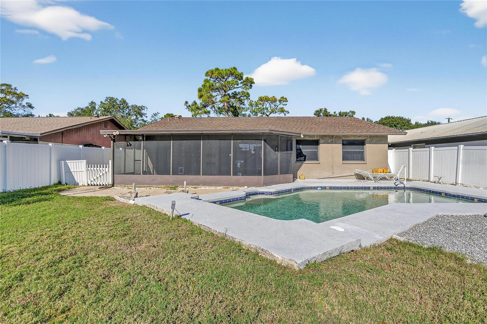 Listing photo id 26 for 1241 Ohio Avenue