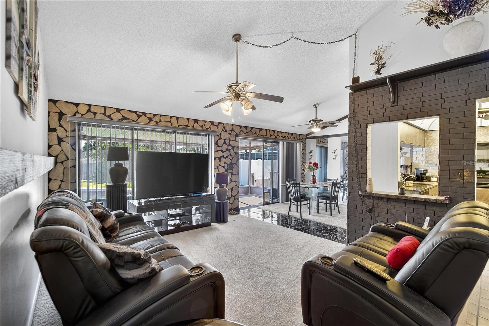 Listing photo id 4 for 1241 Ohio Avenue