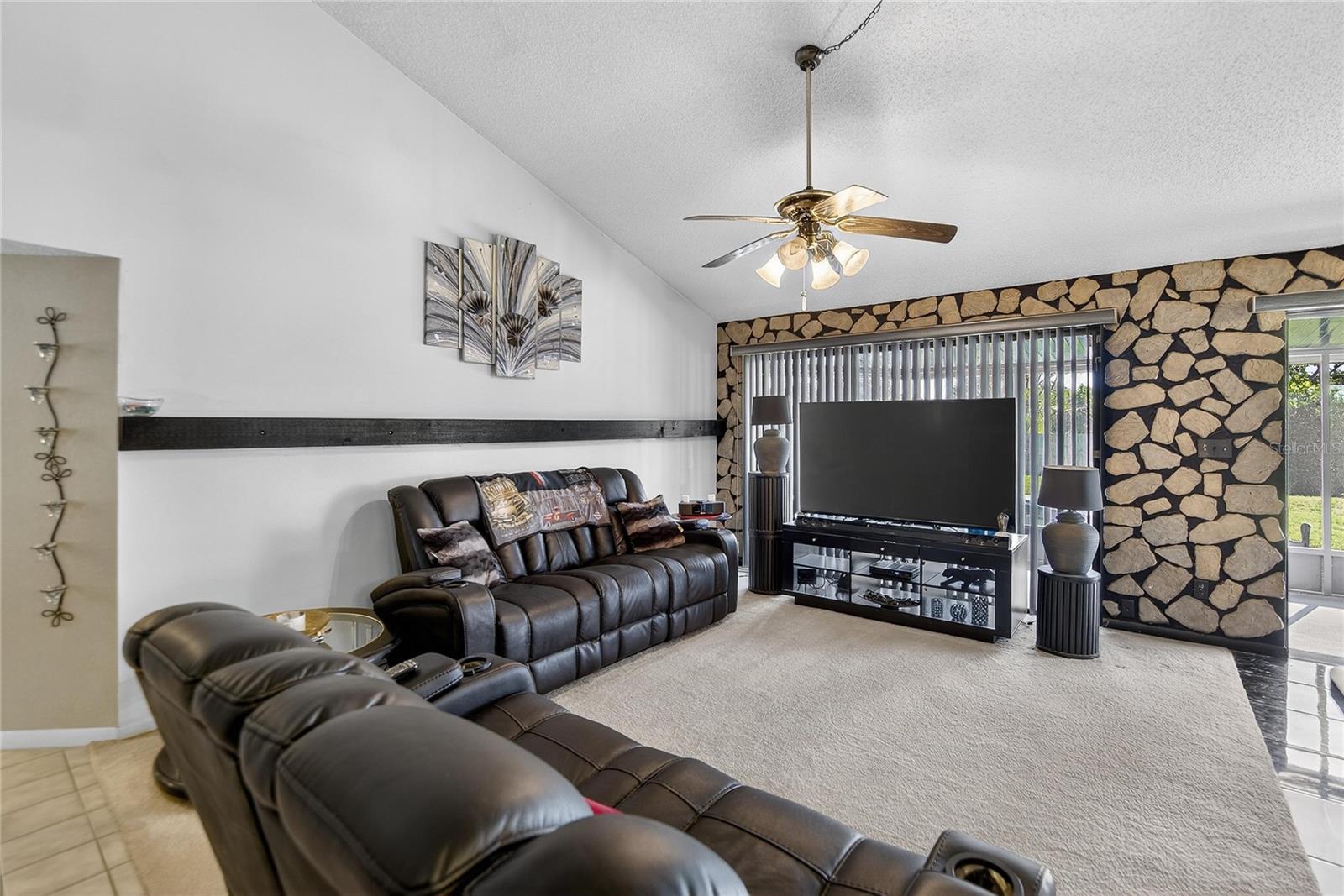 Listing photo id 5 for 1241 Ohio Avenue