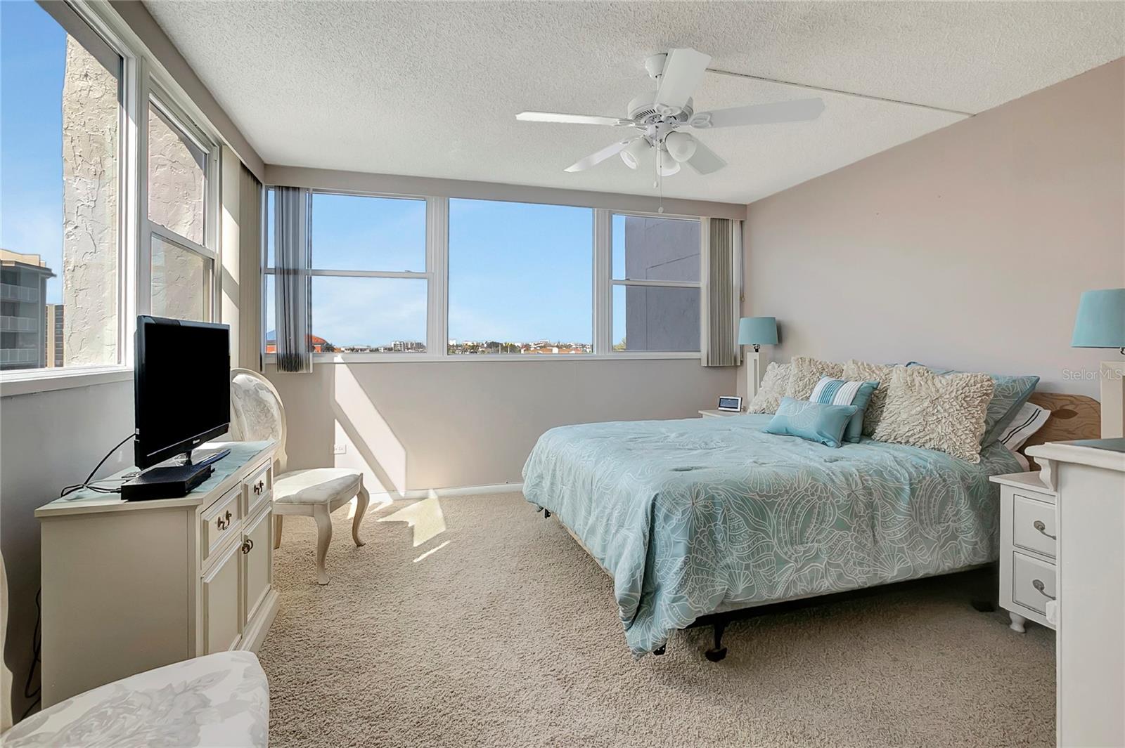 Image 15 of 36 For 500 Treasure Island Cswy 501