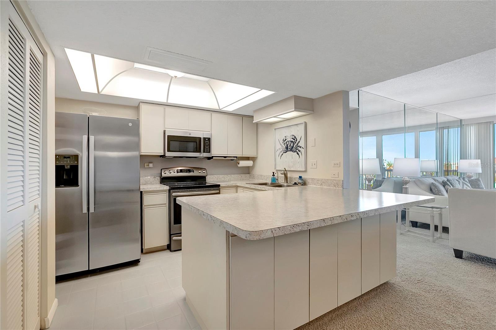 Image 6 of 36 For 500 Treasure Island Cswy 501