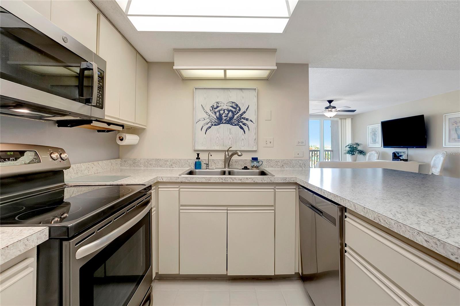 Image 8 of 36 For 500 Treasure Island Cswy 501