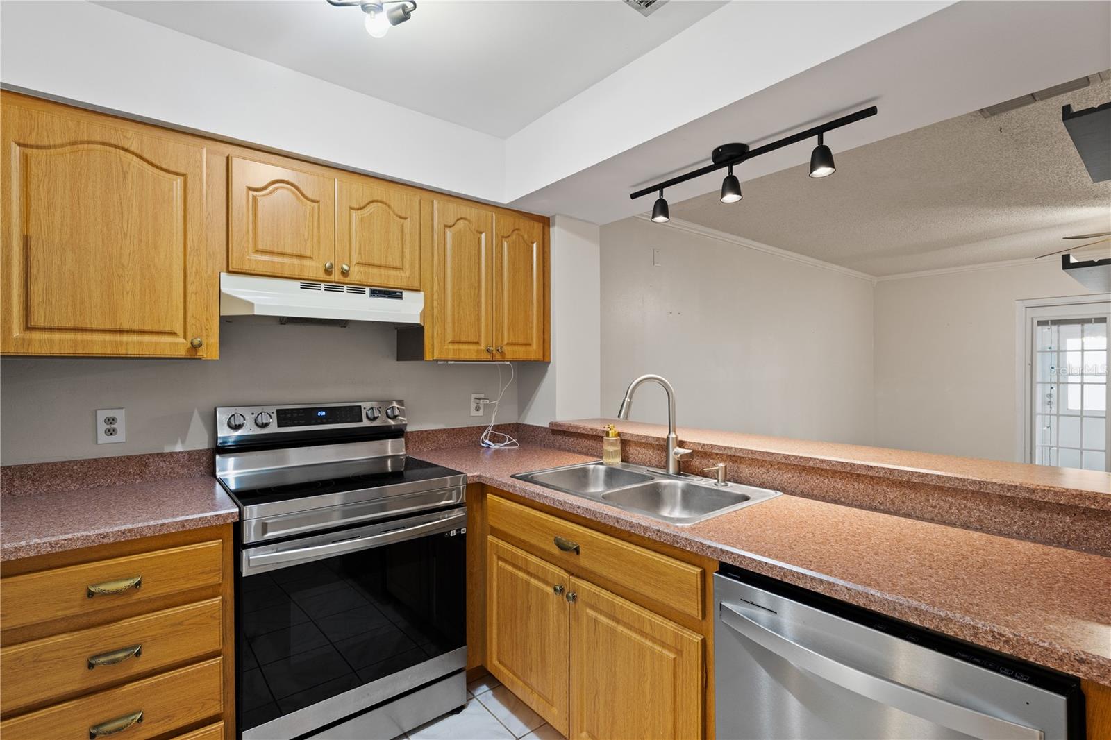 Image 4 of 34 For 8411 Laurelon Place 10-3