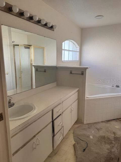 Image 11 of 20 For 702 Tartan Loop