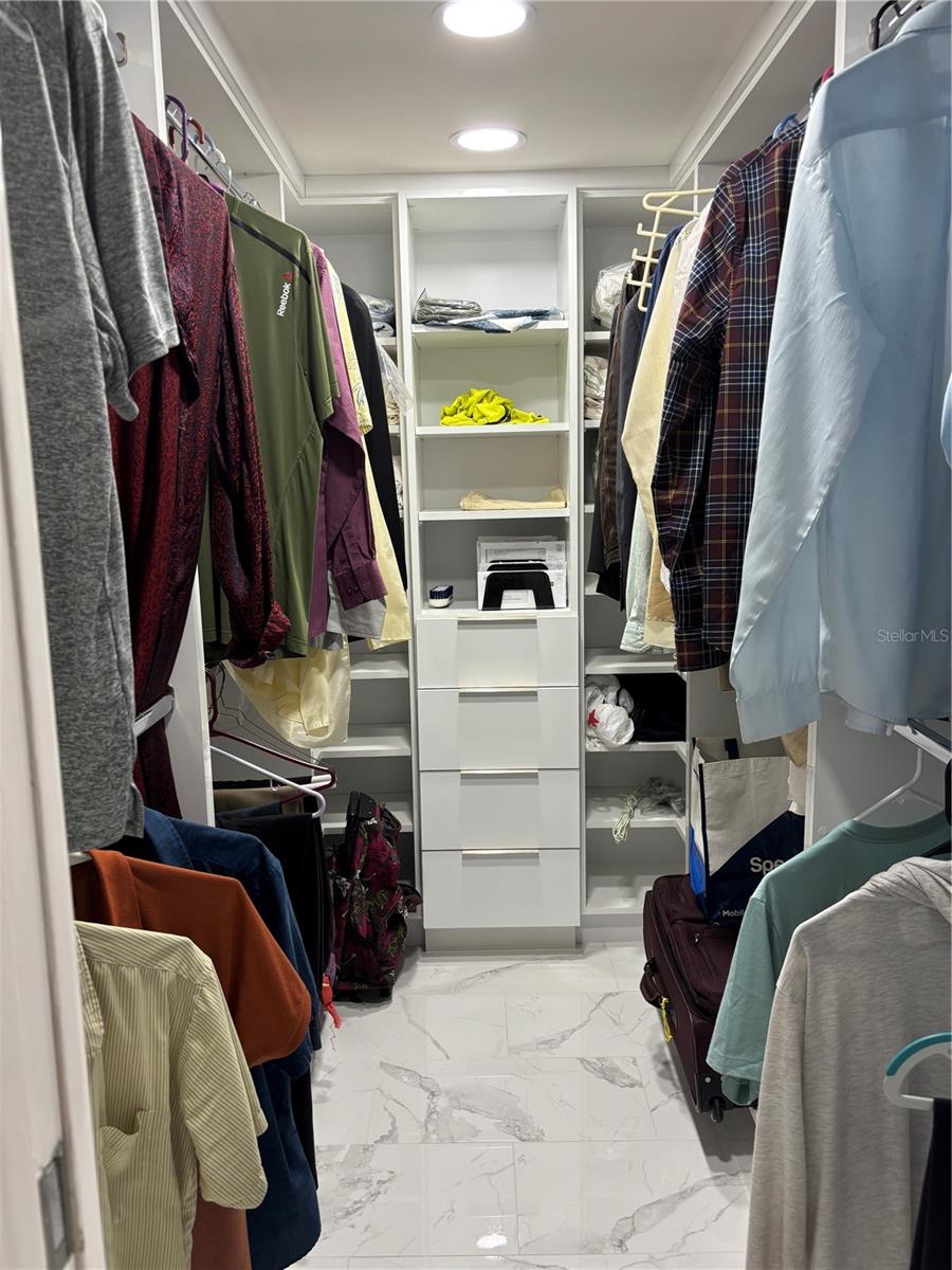 Image 19 of 35 For 1390 Gulf Boulevard 1204