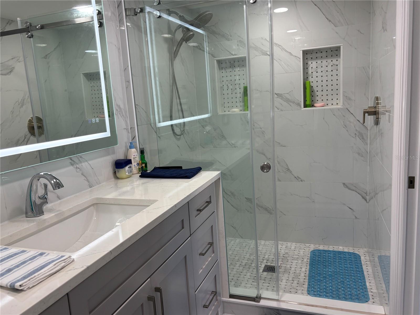 Image 21 of 35 For 1390 Gulf Boulevard 1204