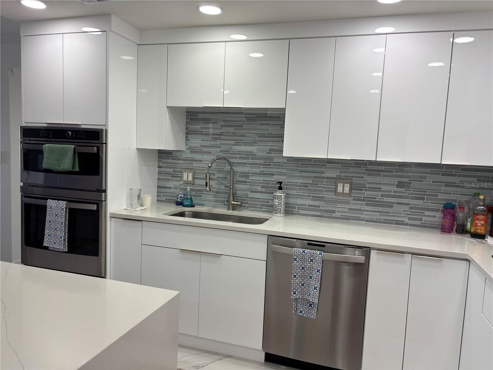 Image 5 of 35 For 1390 Gulf Boulevard 1204