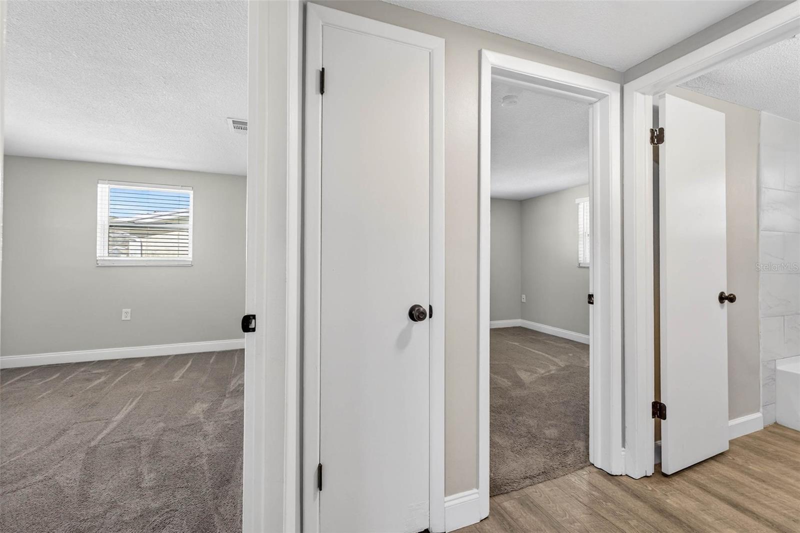 Listing photo id 16 for 9016 Rainbow Lane