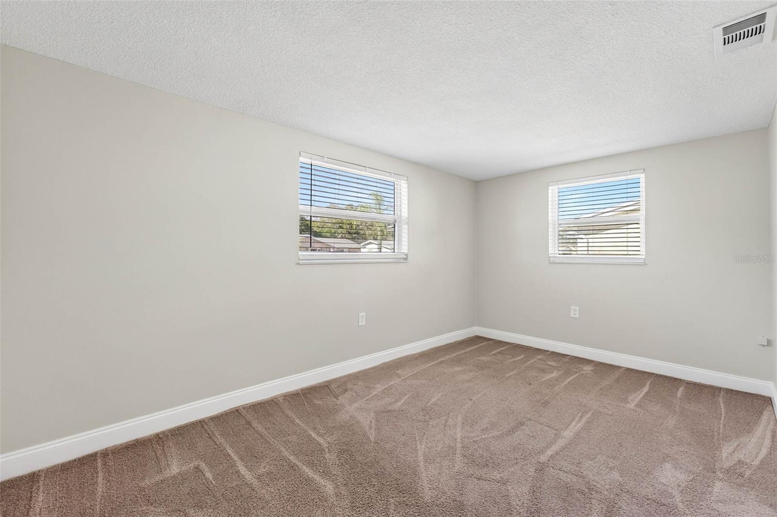 Listing photo id 18 for 9016 Rainbow Lane