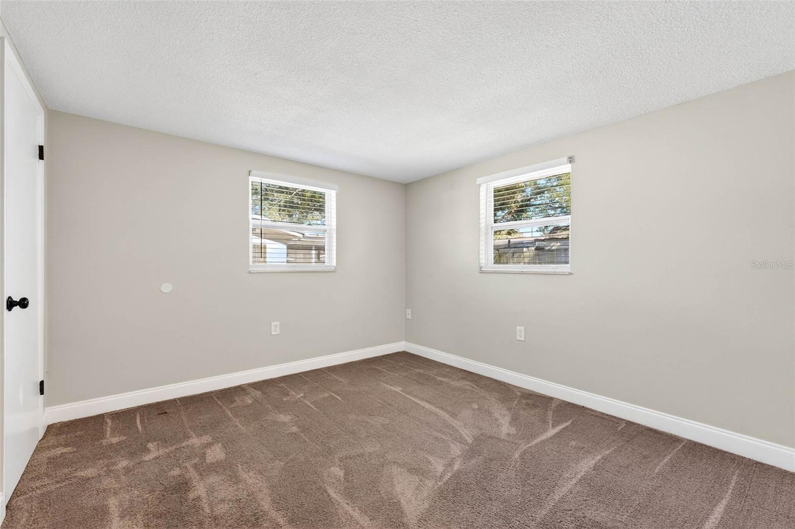 Listing photo id 21 for 9016 Rainbow Lane