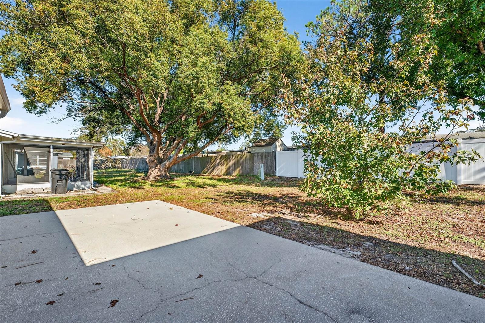 Listing photo id 26 for 9016 Rainbow Lane